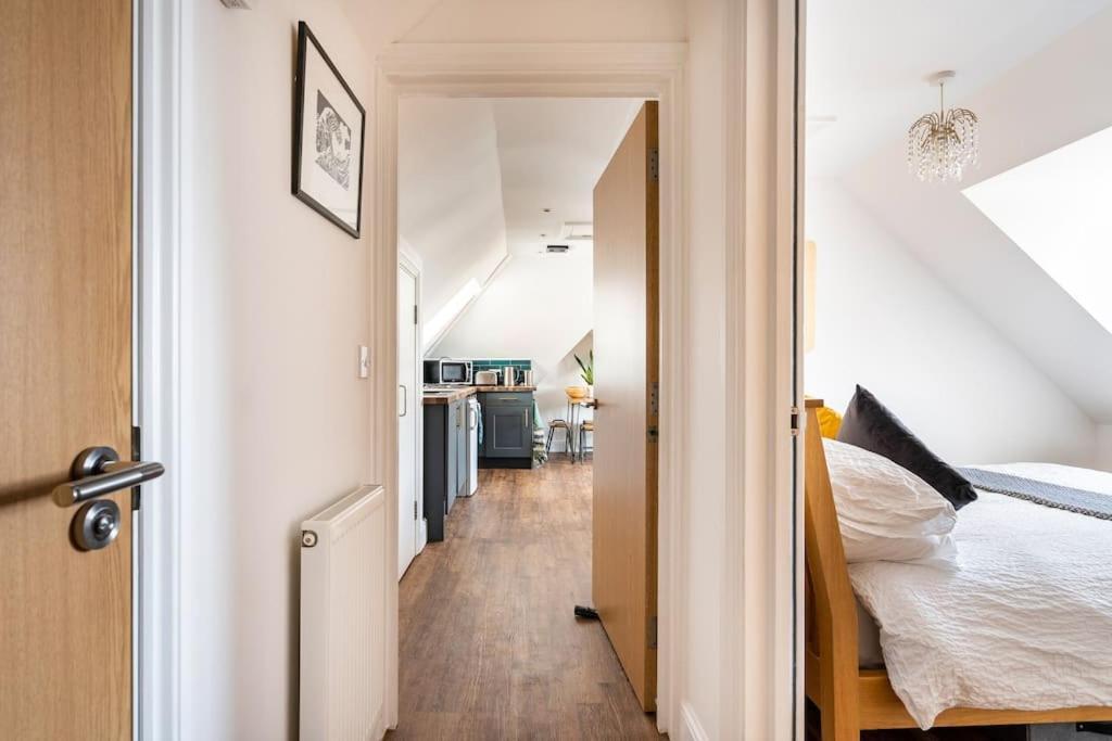 Floor Flat On Harbour Street With Sea Views Whitstable