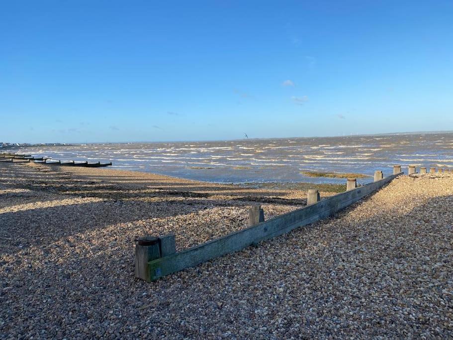 Floor Flat On Harbour Street With Sea Views * Whitstable