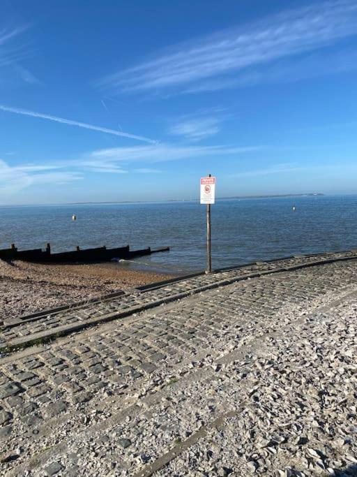 Floor Flat On Harbour Street With Sea Views Whitstable