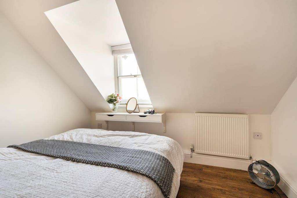 Floor Flat On Harbour Street With Sea Views Apartment *